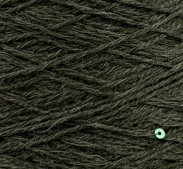 Art. Merygreen 400 m / 100 g – Fil en laine mérinos avec paillettes col. Vert forêt